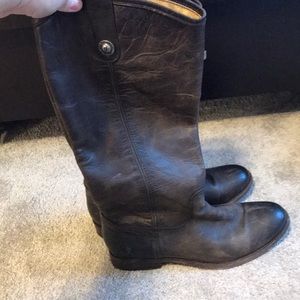 Frye boots in perfect condition.